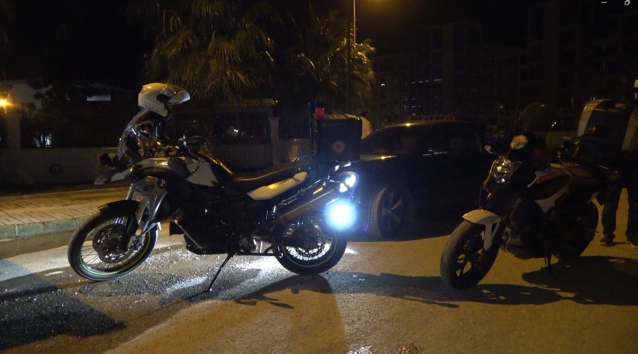 Alanya'da yarış yapmak için toplanan motosiklet sürücülerine polis baskını