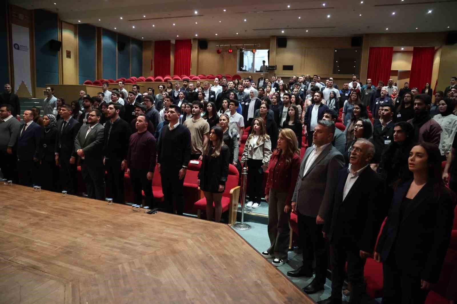 Antalya Büyükşehir Belediyesi'nden "Yerel Gençlik Politikası Programı"
