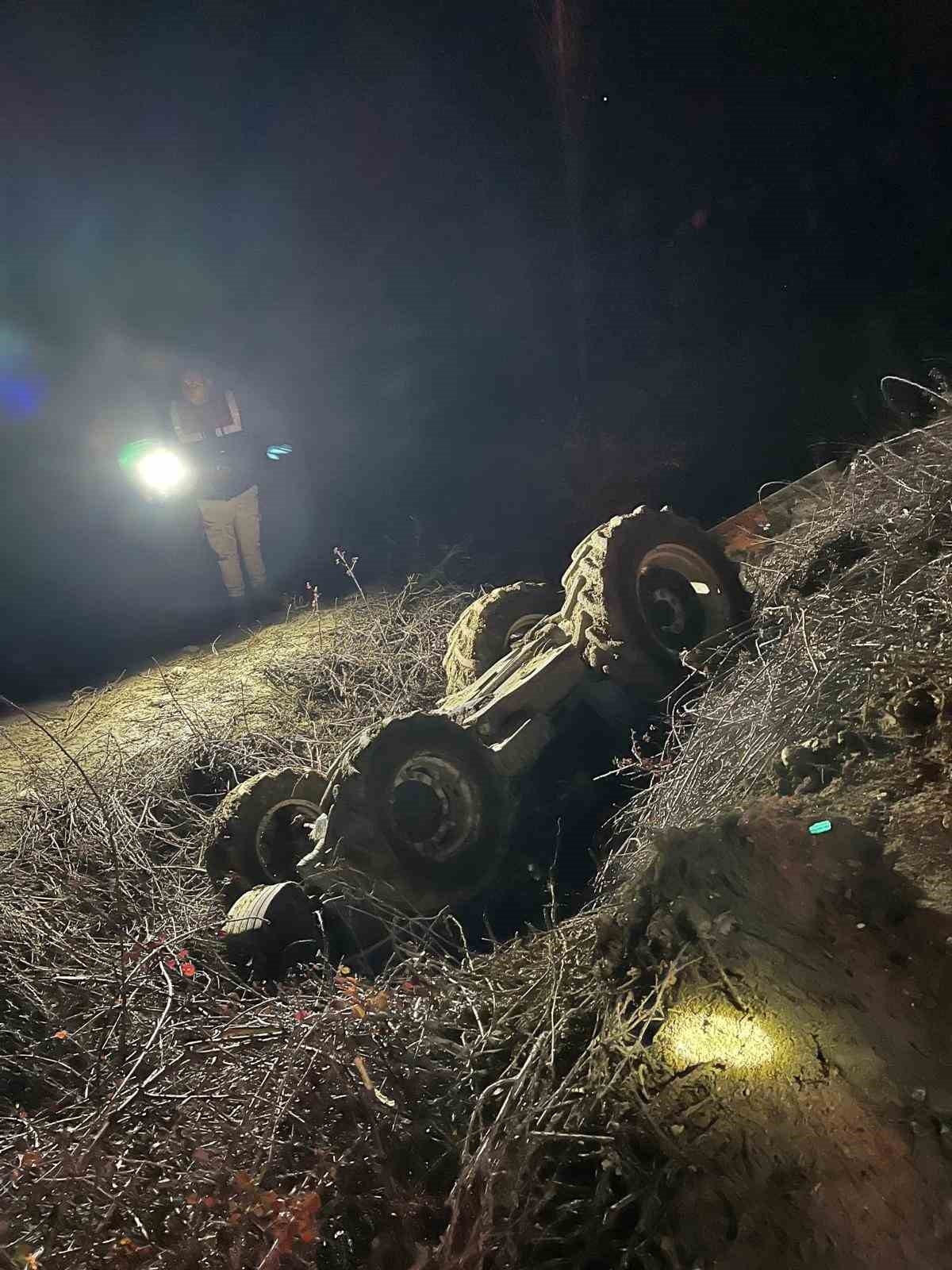 Antalya'da 14 yaşındaki sürücünün kullandığı traktör devrildi: 2 ölü
