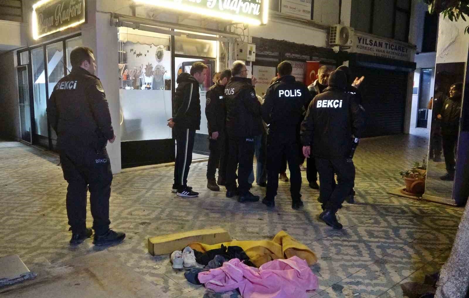 Antalya'nın Neron'u: Mahallede yakmadığı yer kalmadı