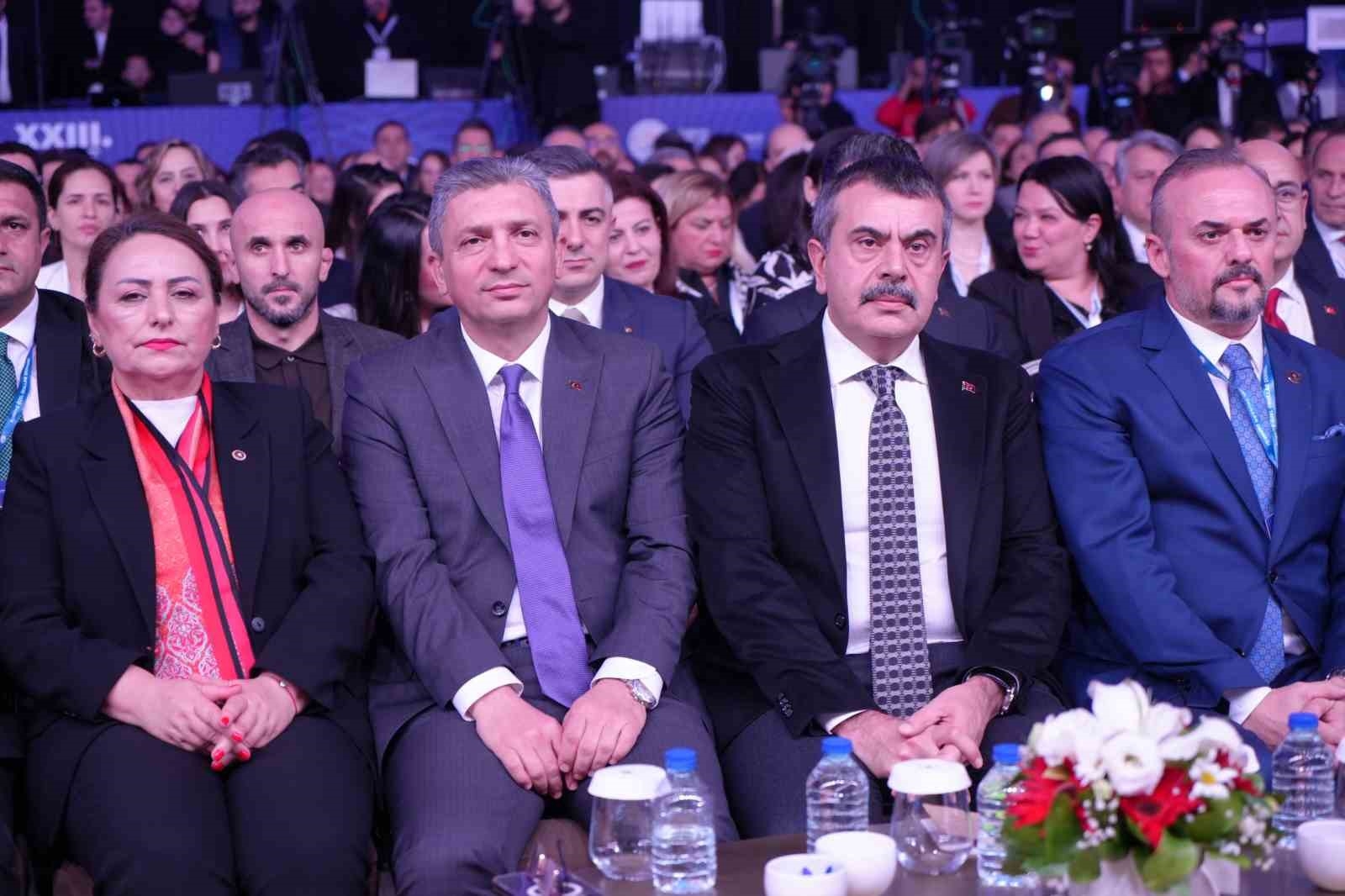 Bakan Tekin'den uyarısı: "Kapatmaya kadar gider, çekinmeyiz"