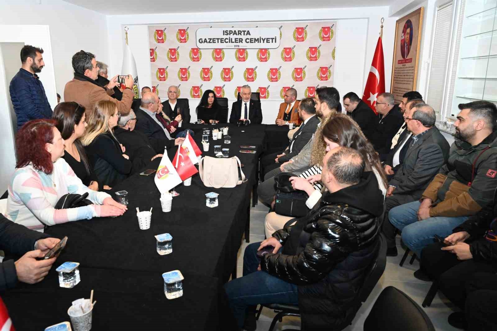 Başkan Başdeğirmen gazetecilerle buluştu