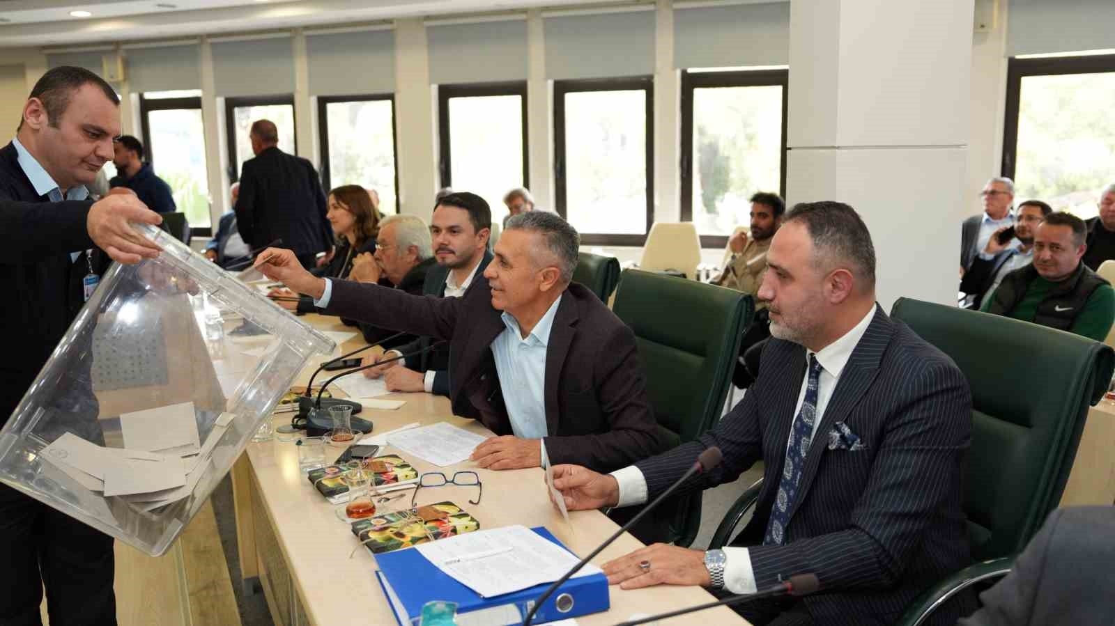 Başkan Özçelik: "SGK'ya 6 milyon 800 bin lira borcumuz kaldı"