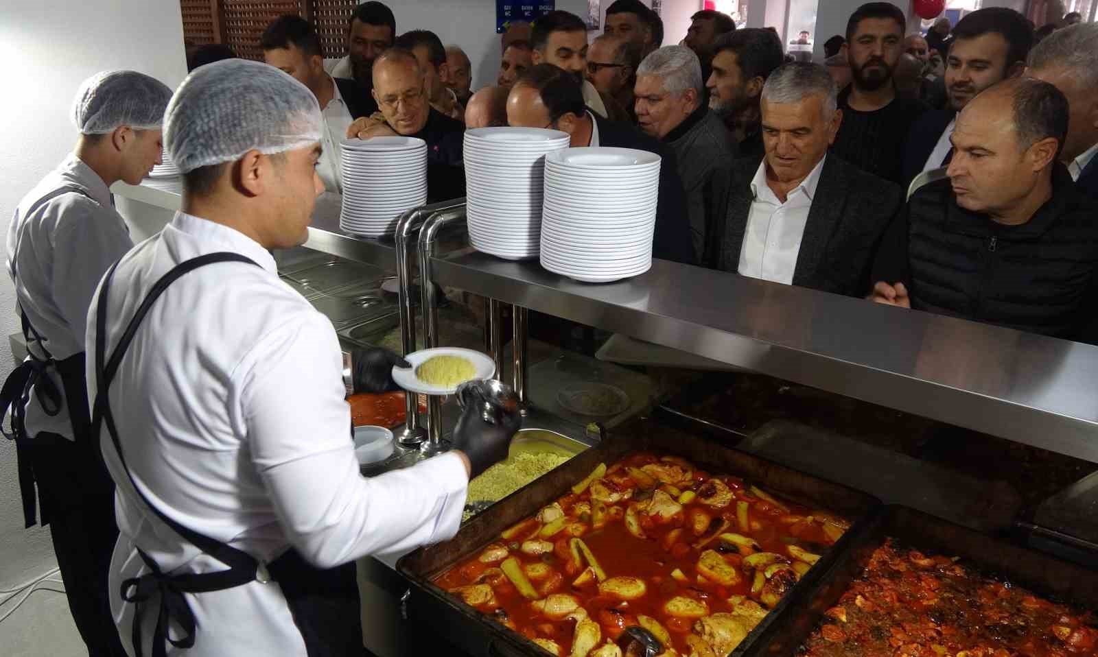 Belediyeden Lokanta Hizmeti: 3 Çeşit Yemek 80 TL