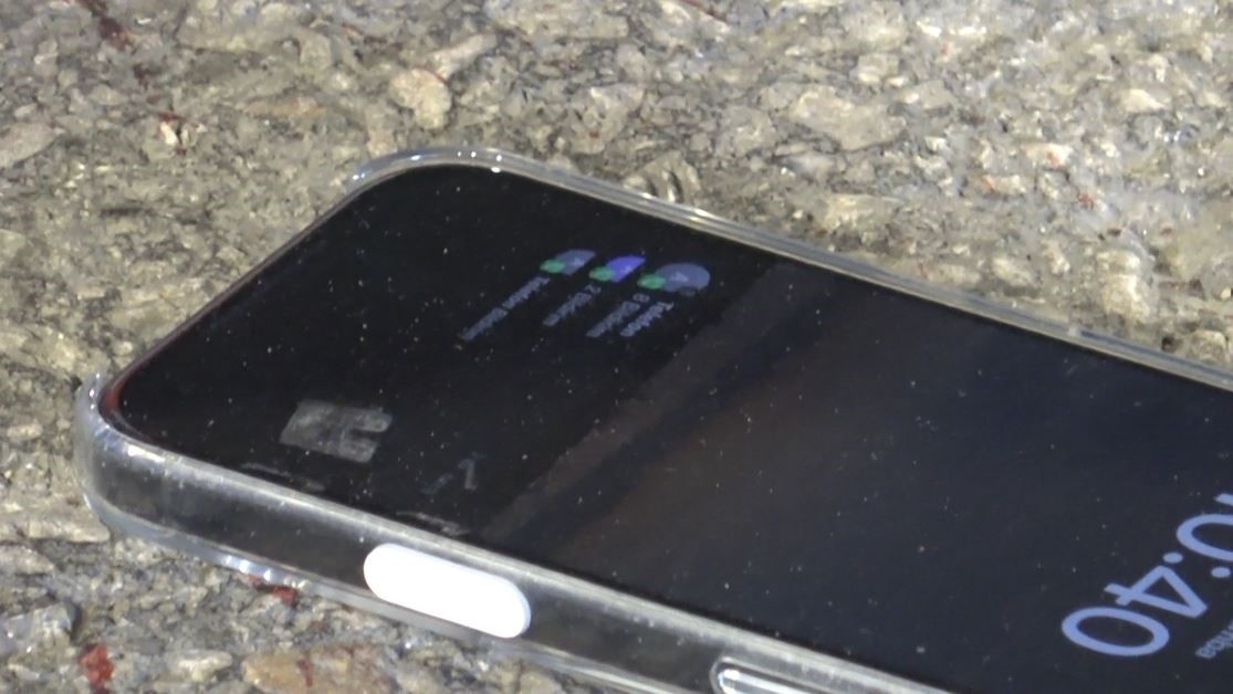 Cansız bedeninin yanı başındaki cep telefonunda çağrılar birikti