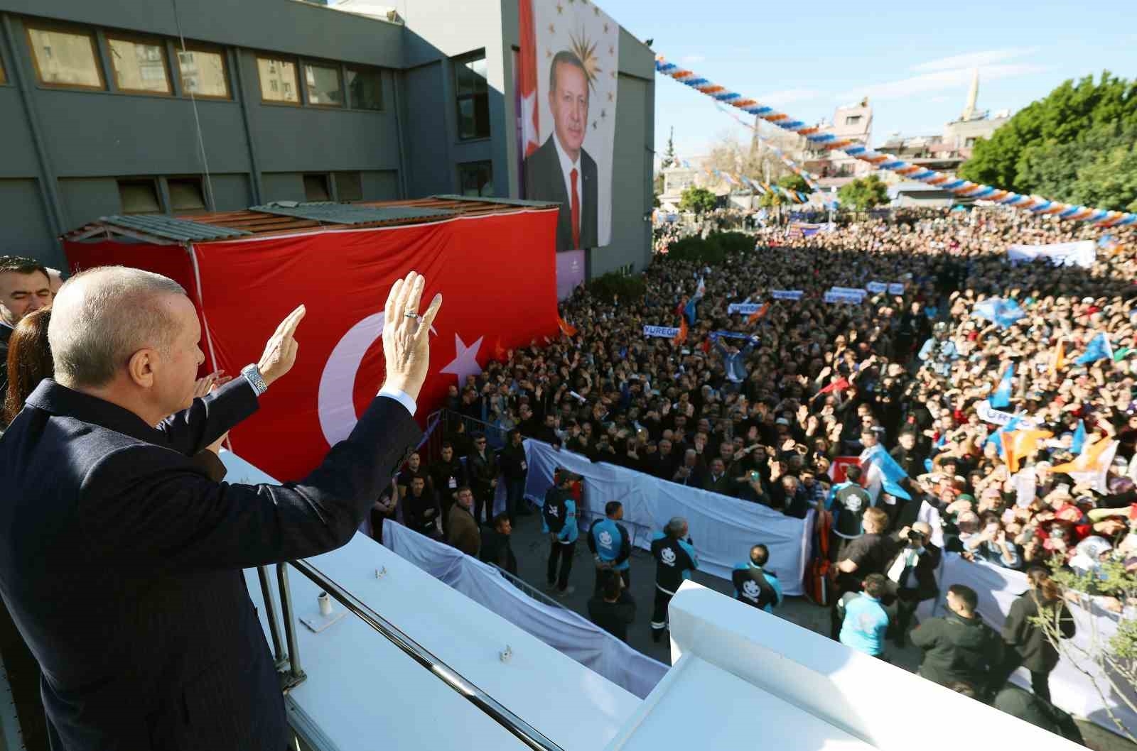 Cumhurbaşkanı Erdoğan: "Bunlar kırmızı karttan kurtulamadı"
