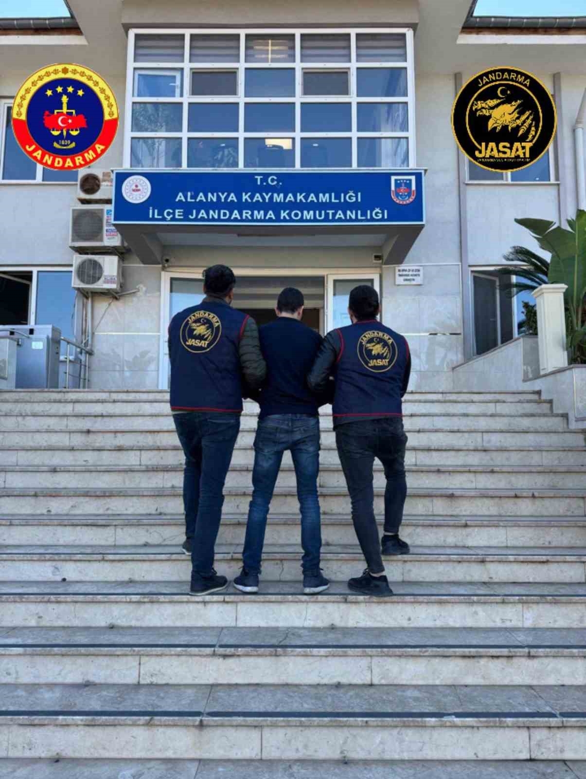 JASAT son 72 saatte 182 aranan şahsı yakaladı