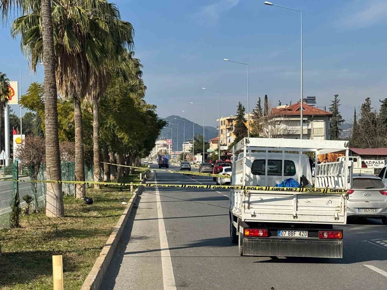 Kamyonetle çarpışan 17 yaşındaki motosiklet sürücüsü genç hayatını kaybetti