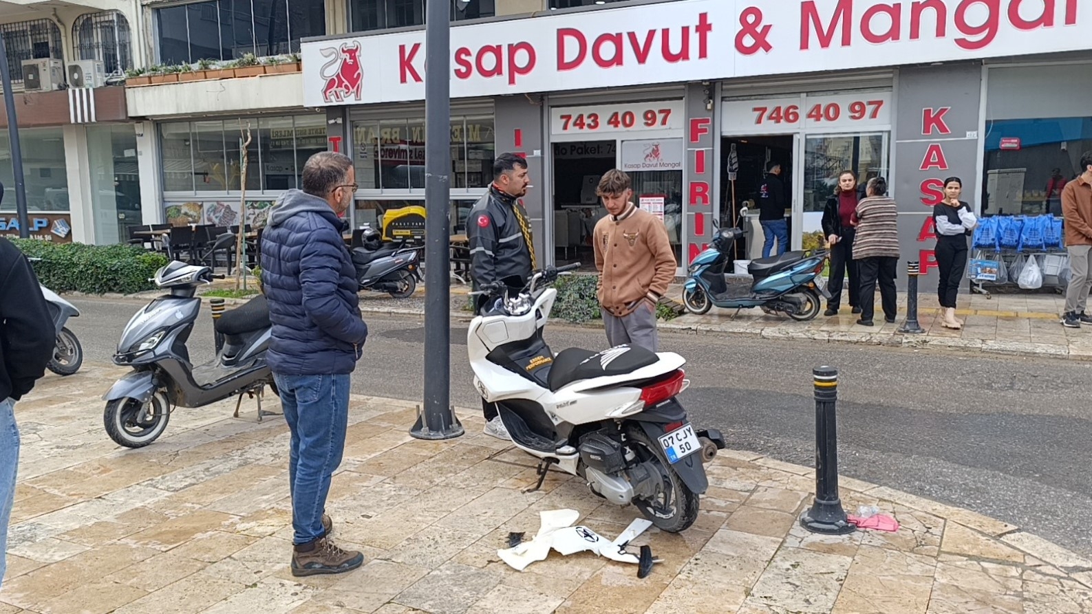 Kazada yaralanan motosiklet sürücüsünün hırsızlık suçundan yakalaması olduğu belirlendi