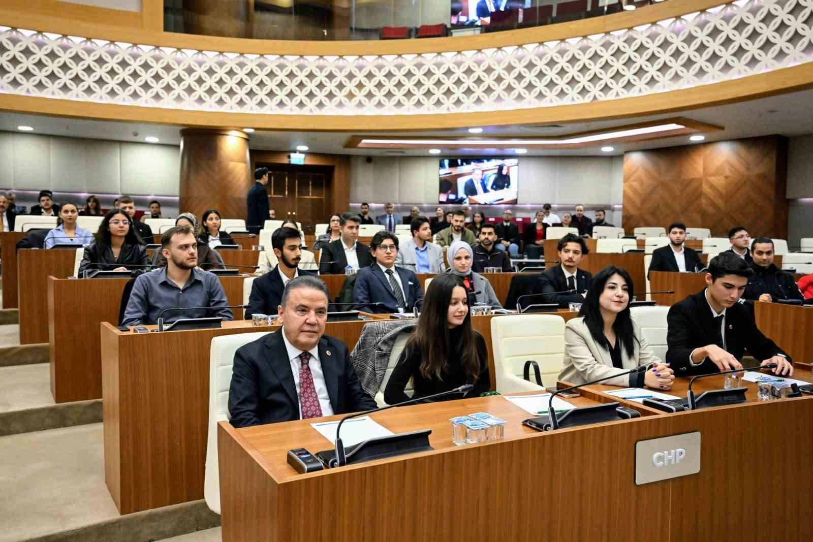 Kemer Belediyesi Gençlik Meclisi Başkanı, ABB Gençlik Meclisi yönetimine girdi