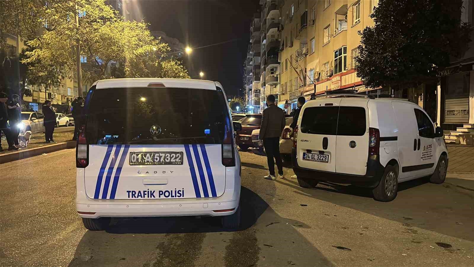 Kontrolden çıkan otomobil 5 araca çarptı: 3 yaralı