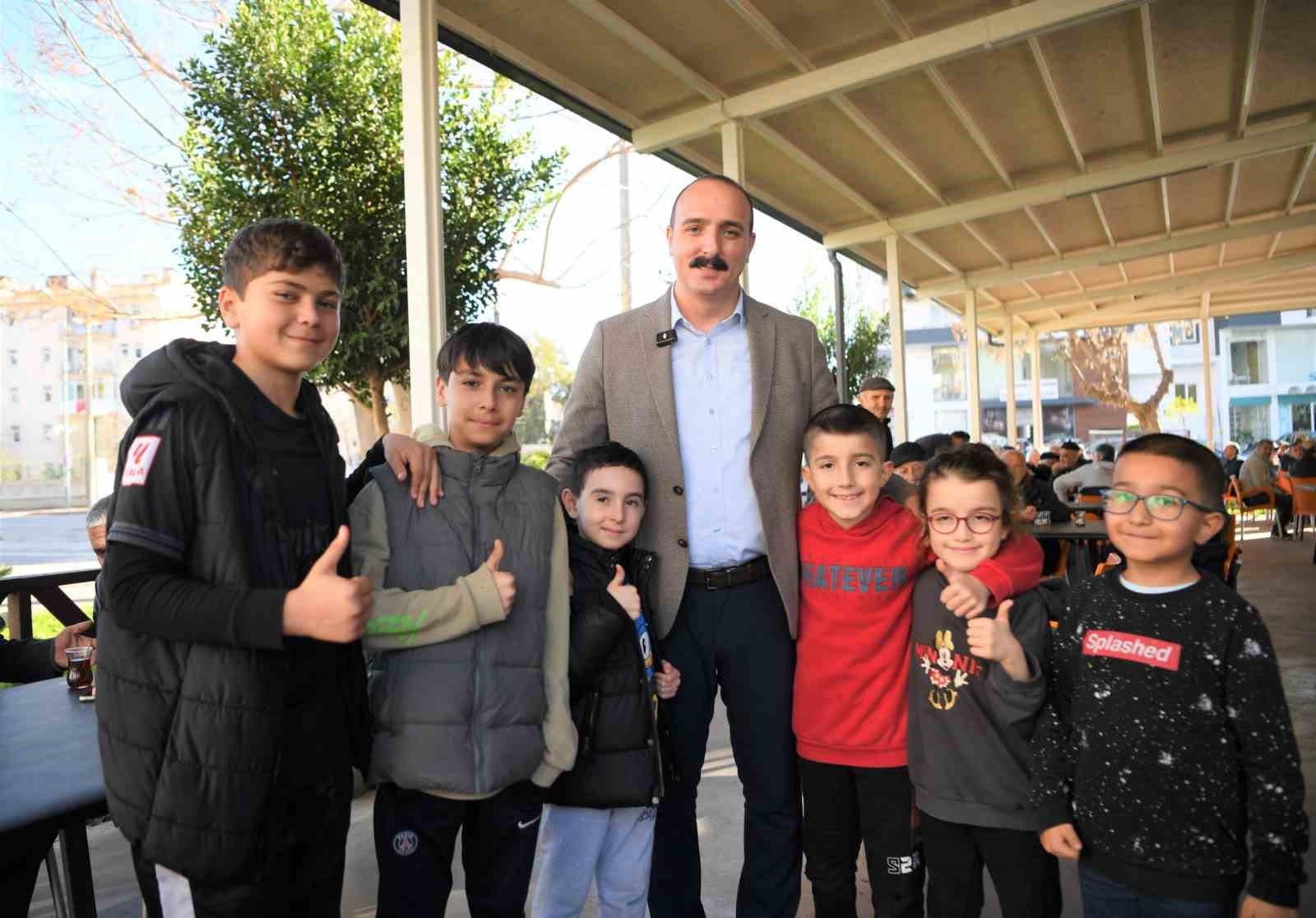 Konyaaltı Belediye Başkanı Cem Kotan, vatandaşın sorun ve taleplerini dinledi