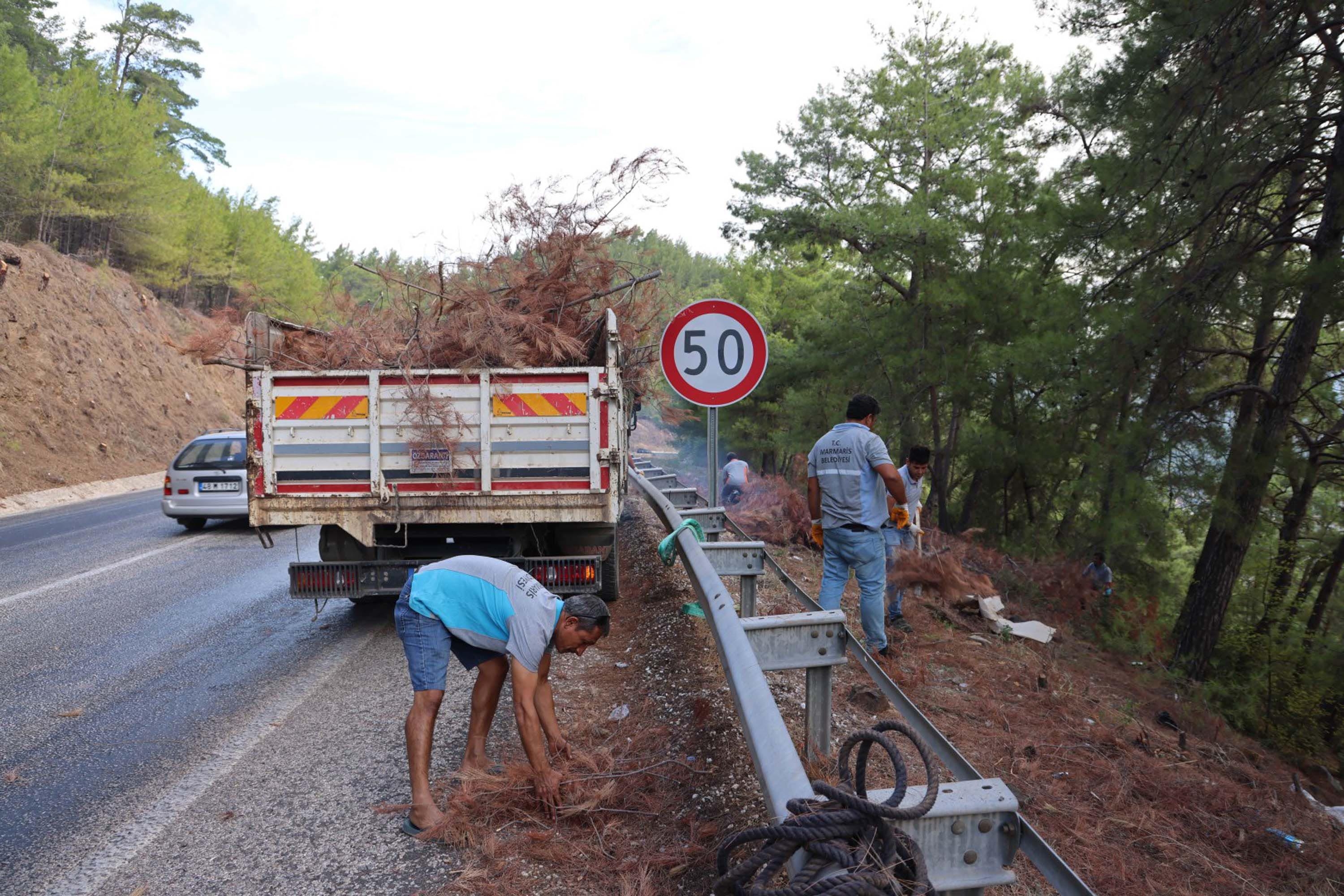 Marmaris Belediyesi'nden temizlik mesaisi