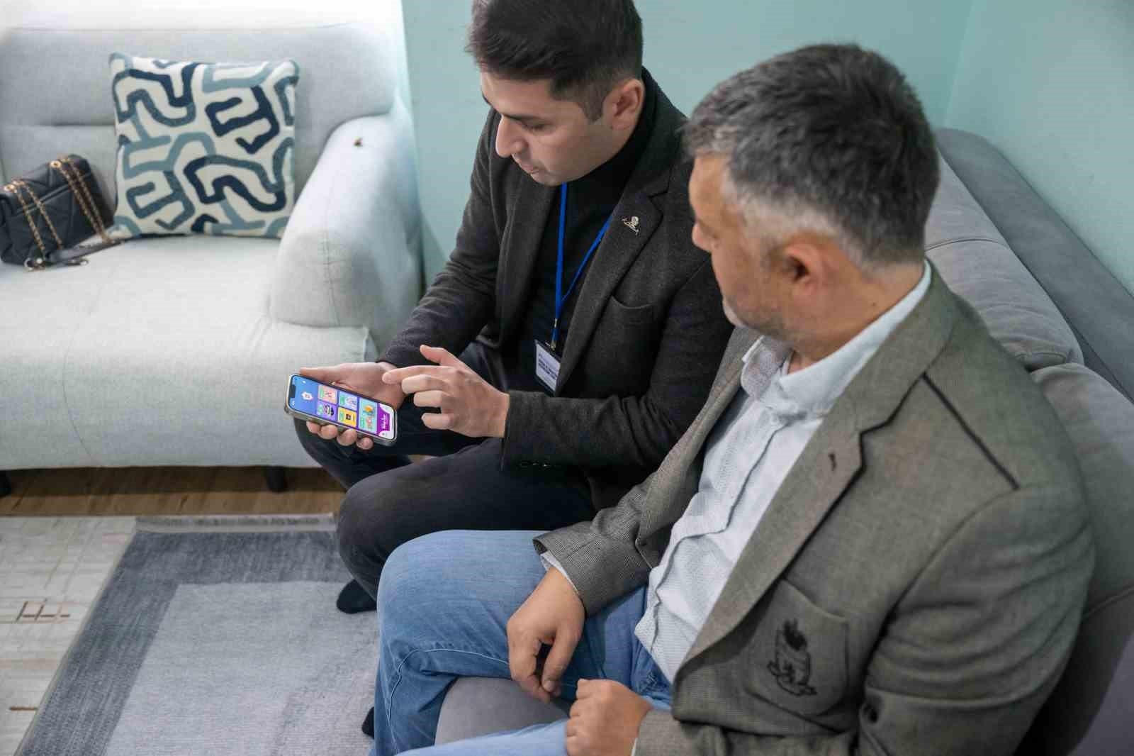 Mersin Büyükşehir Belediyesi öğretmenleri ev ziyaretlerini sürdürüyor
