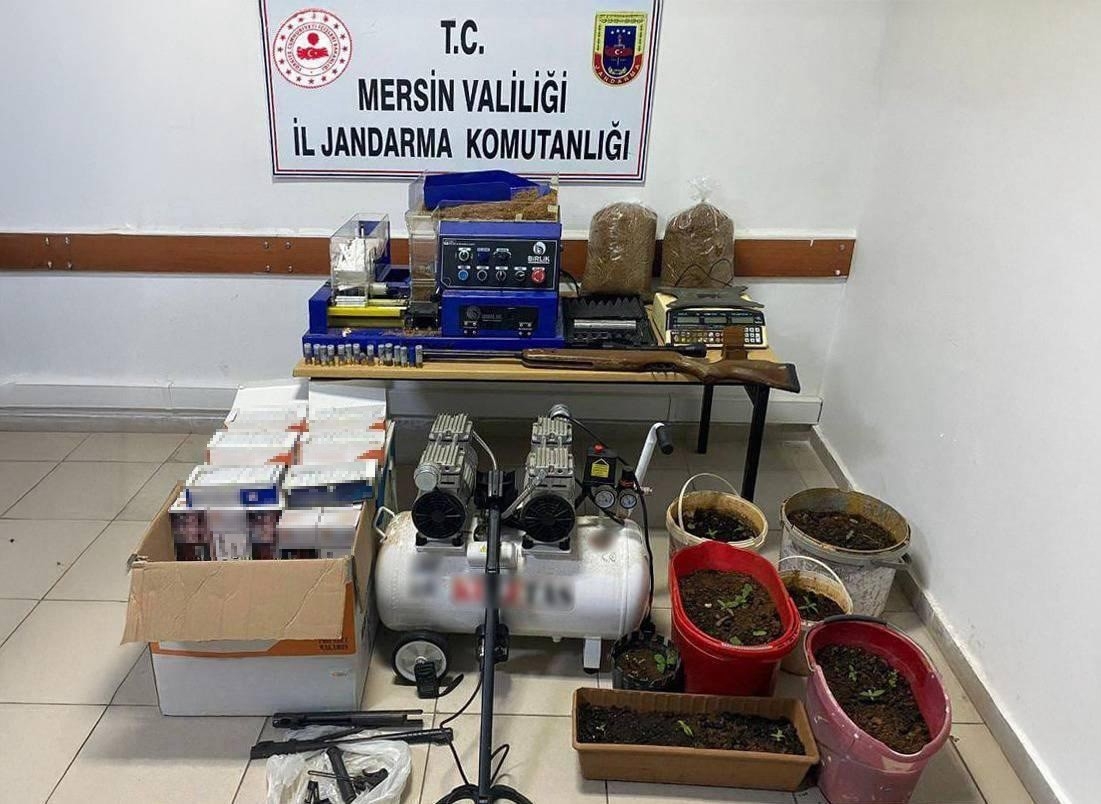 Mersin'de kaçak makaron ve uyuşturucu operasyonu: 4 gözaltı