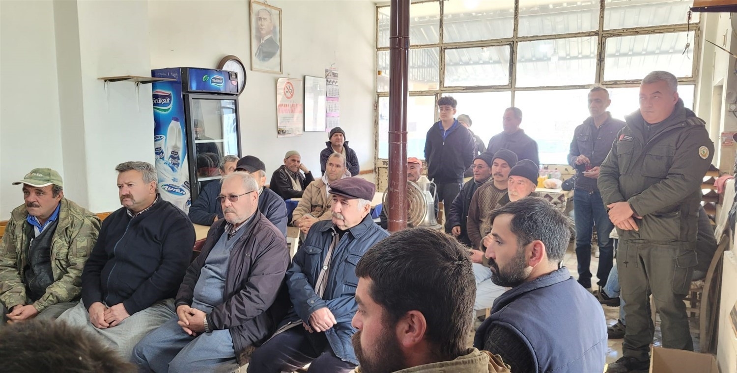 Mersin'de orman köylülerine yangınla mücadele eğitimi verildi