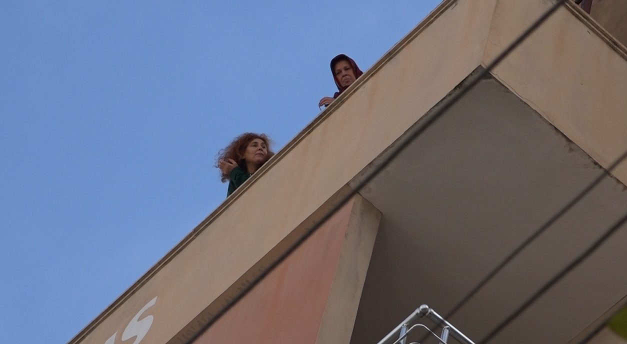 Temizlenen bacanın dumanı paniğe neden oldu