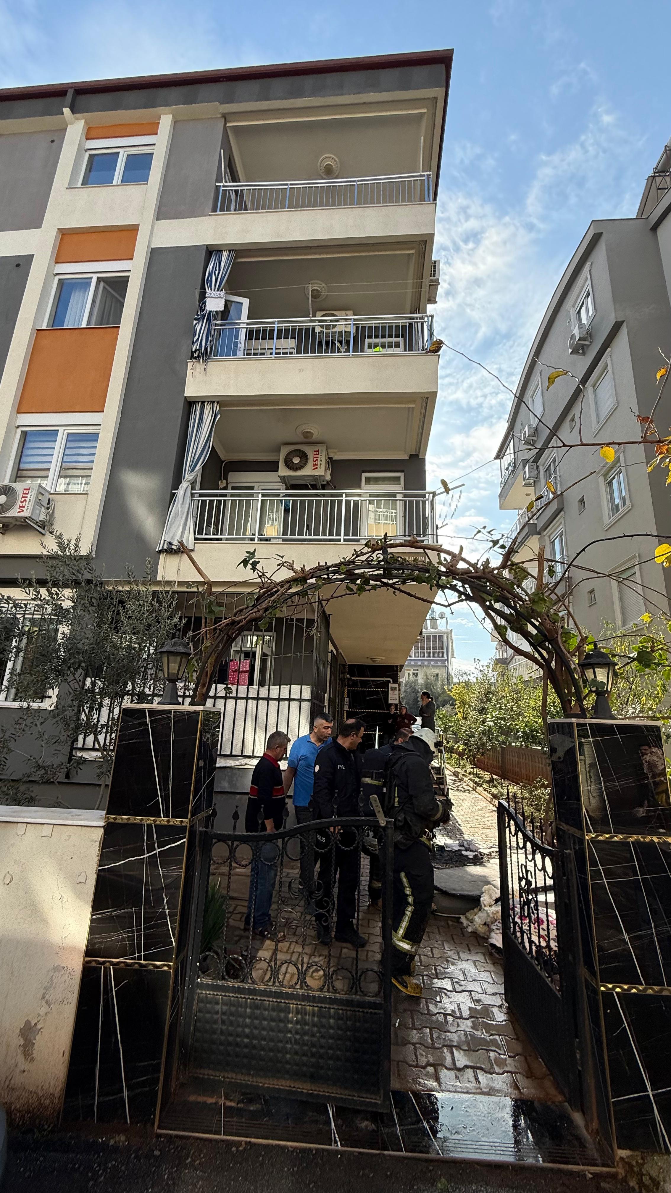 Yatak odasındaki yangın itfaiye tarafından söndürüldü