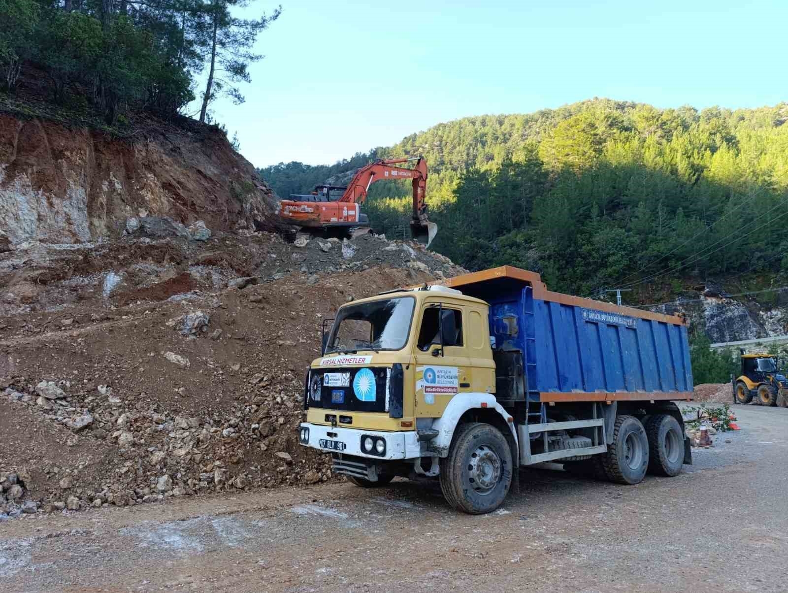 Alanya'da üç tehlikeli viraj kaldırılıyor