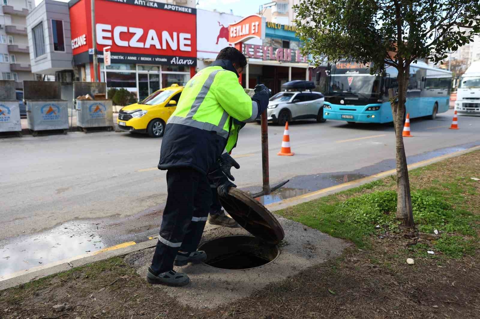 Antalya'da 150 kilometre uzunluğundaki ana arter ve bulvarlarda temizlik yapılacak