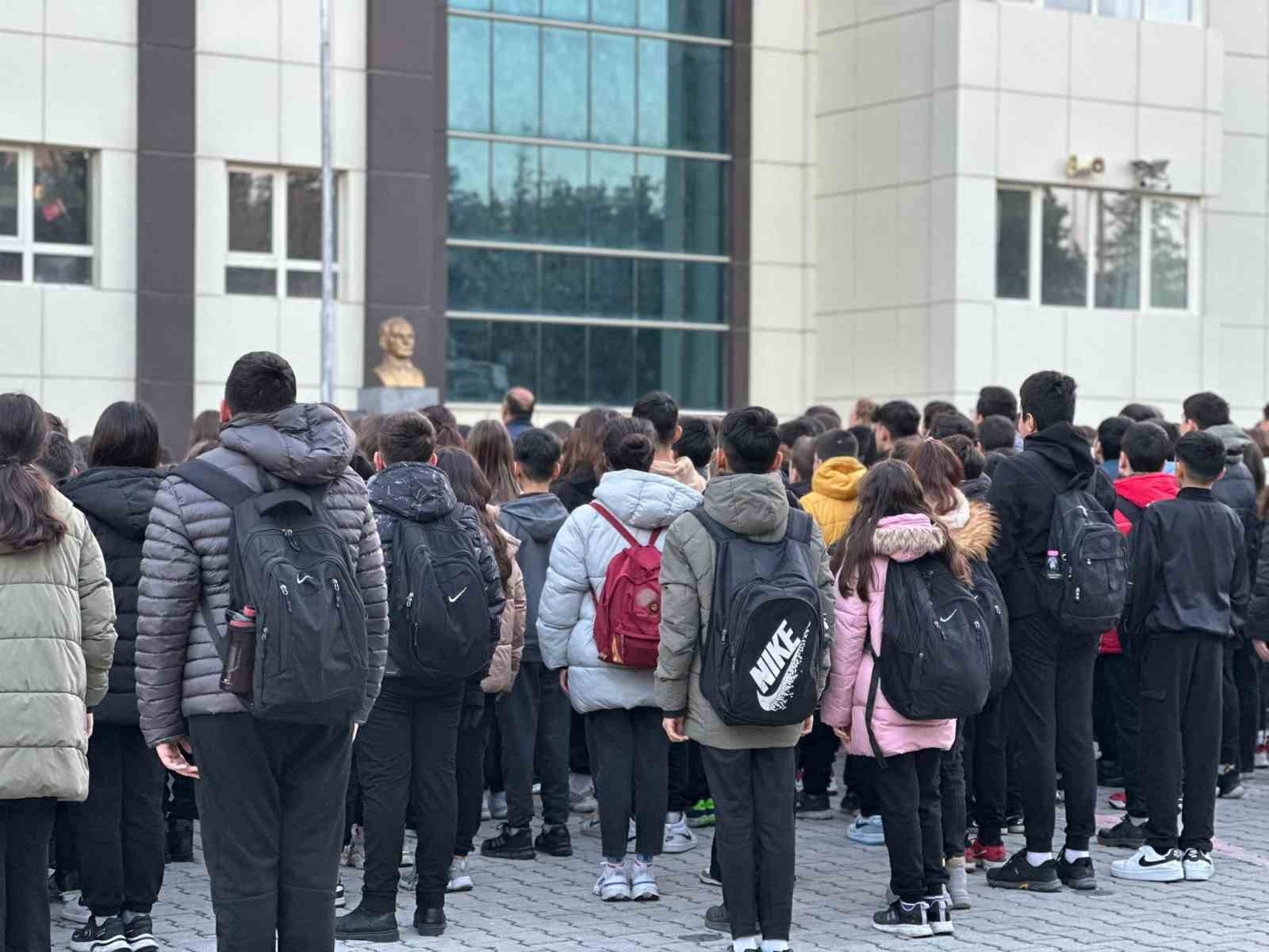 Burdur'da 41 bin öğrenci için ders zili çaldı
