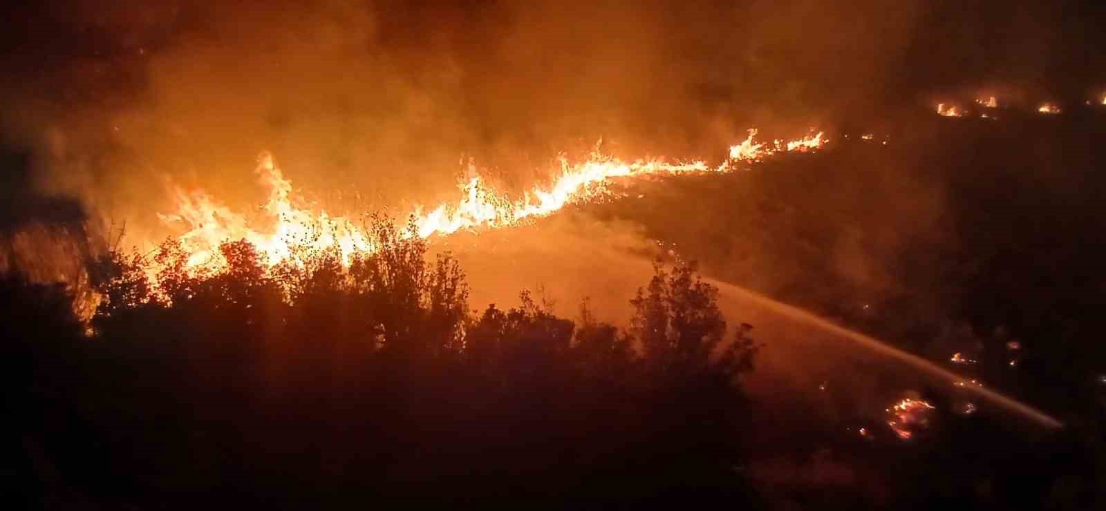 Burdur'da Çıkan Sazlık Yangını Kontrol Altına Alındı