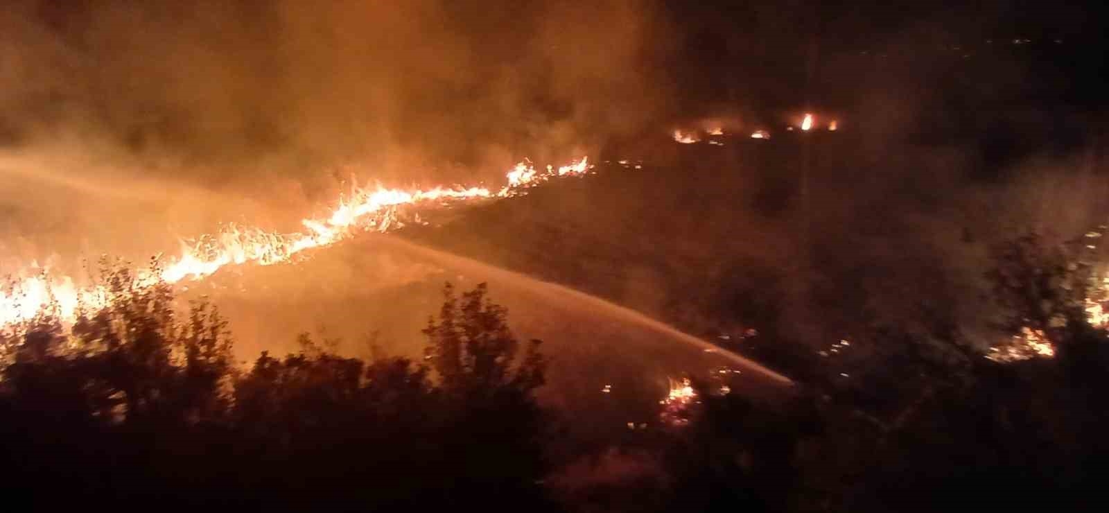 Burdur'da Çıkan Sazlık Yangını Kontrol Altına Alındı