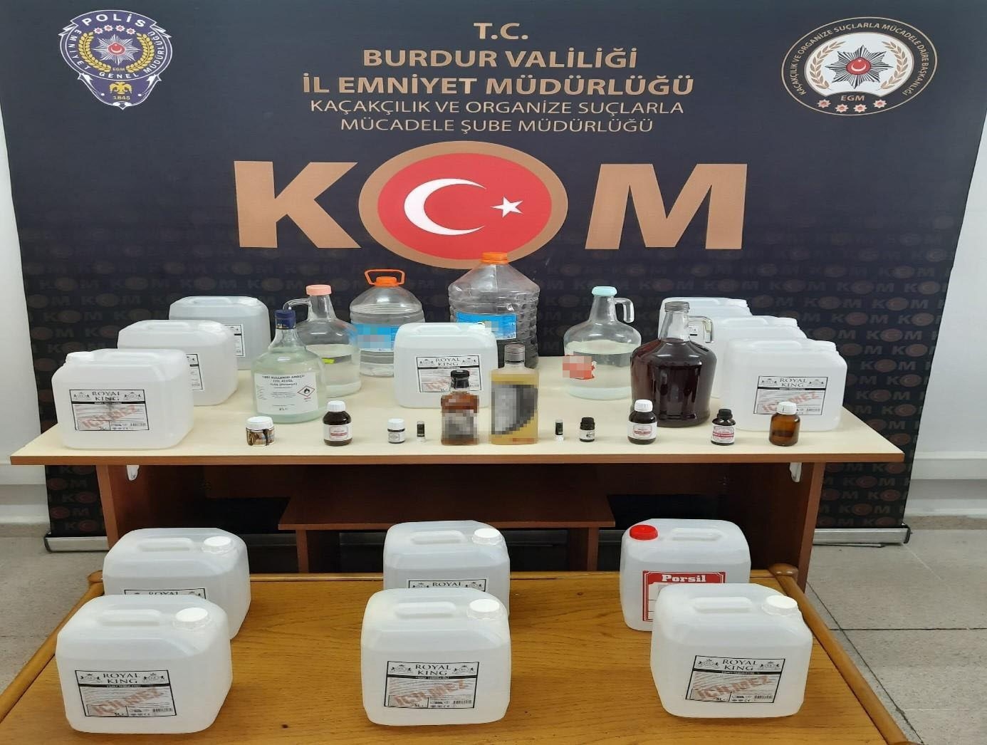 Burdur'da sahte alkol satan 8 şüpheliye adli işlem yapıldı