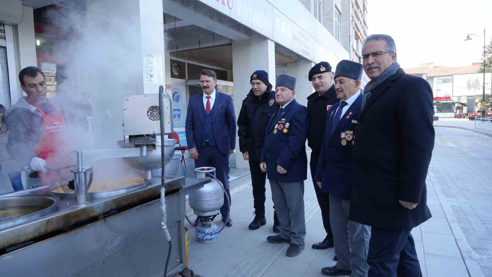 Burdur'da Şehit ve Gaziler İçin Lokma Dağıtıldı