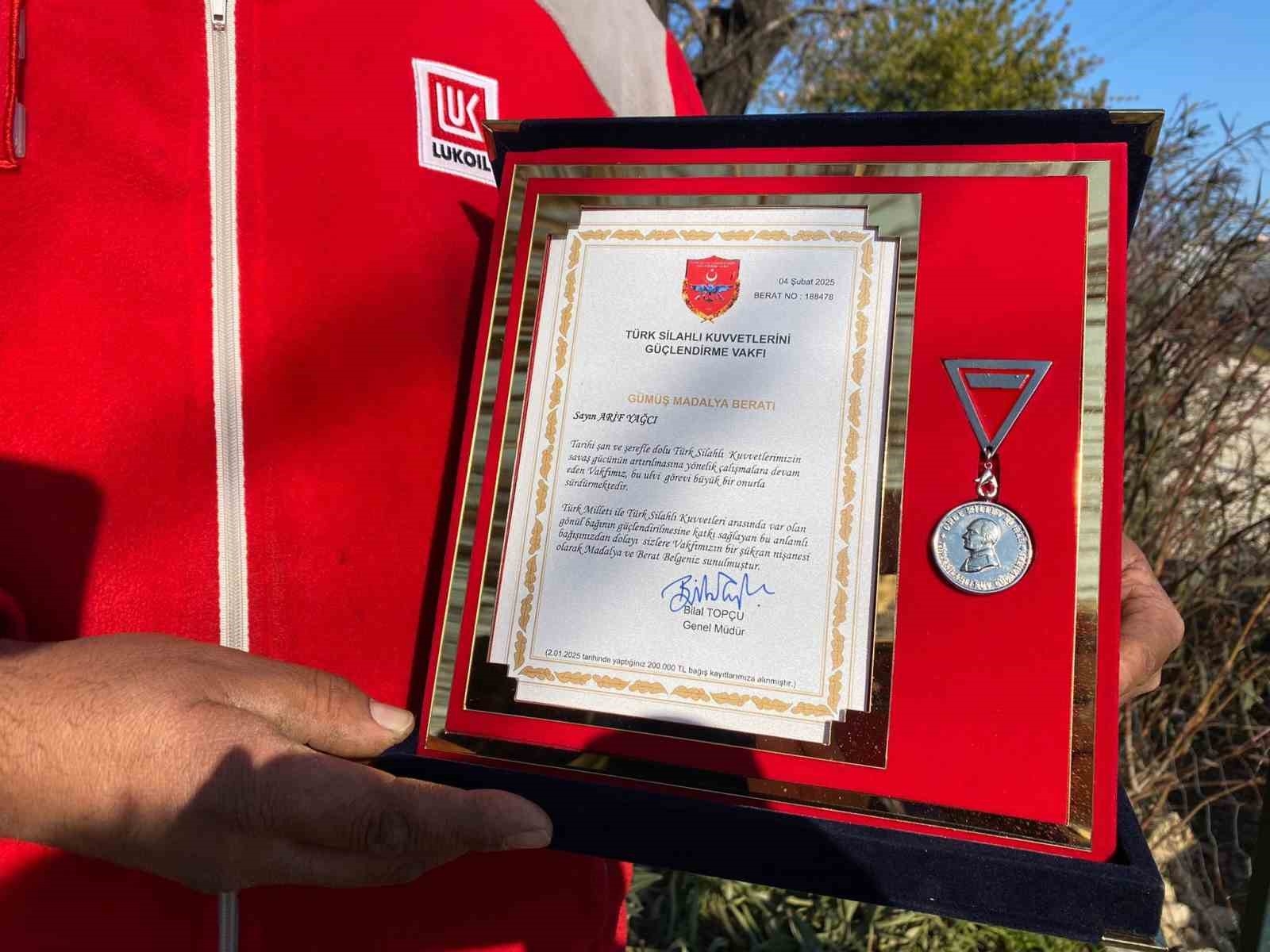 Evlenmek için biriktirdiği 200 bin lirayı TSK'ya bağışladı