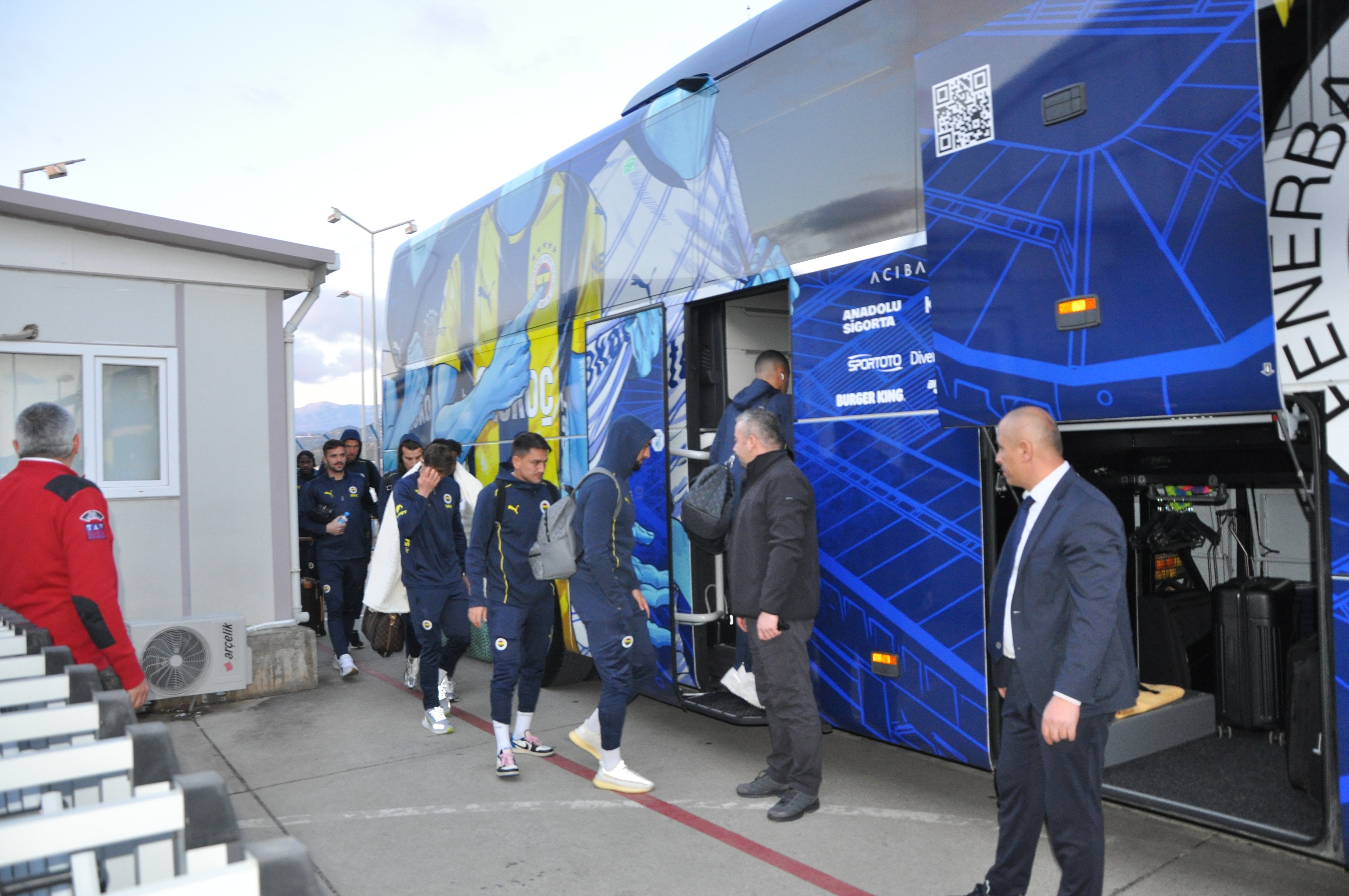 Fenerbahçe kafilesi, Alanya'ya geldi