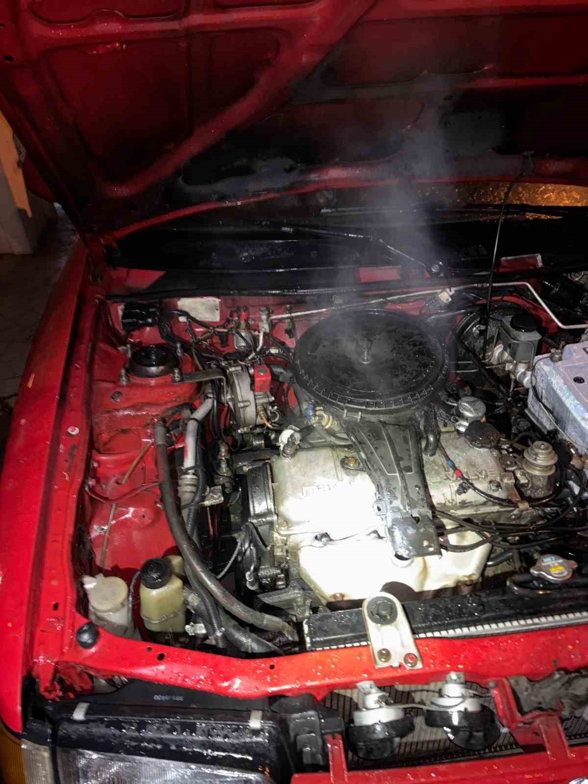 Isparta'da otomobil yangını itfaiye ekiplerince söndürüldü