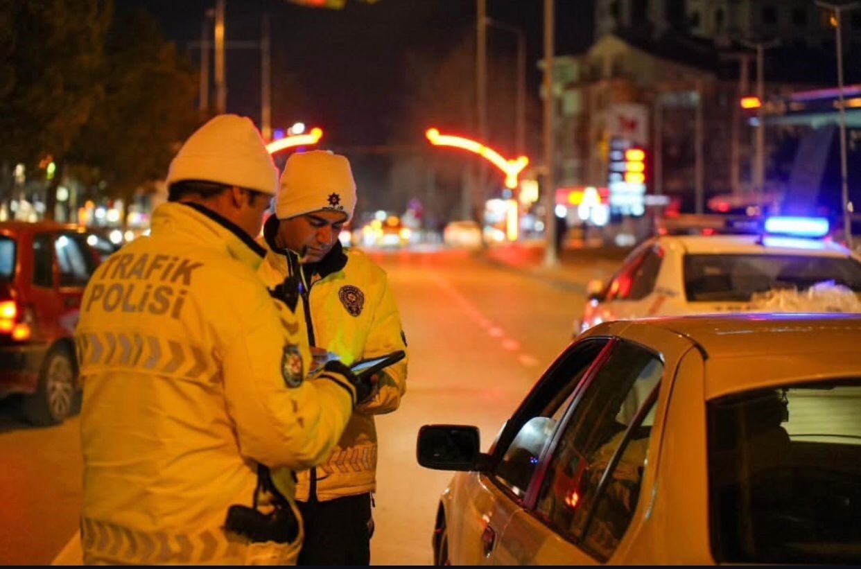 Isparta'da trafik denetimlerinde sürücülere ceza yağdı
