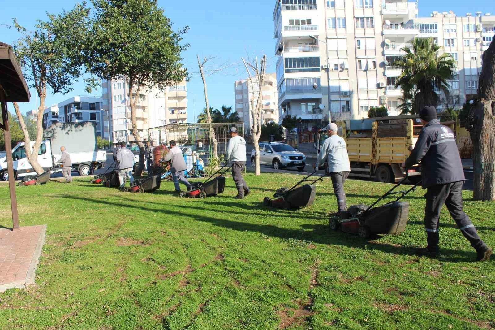 Kepez'de parklara rötuş: 64 park yenilendi