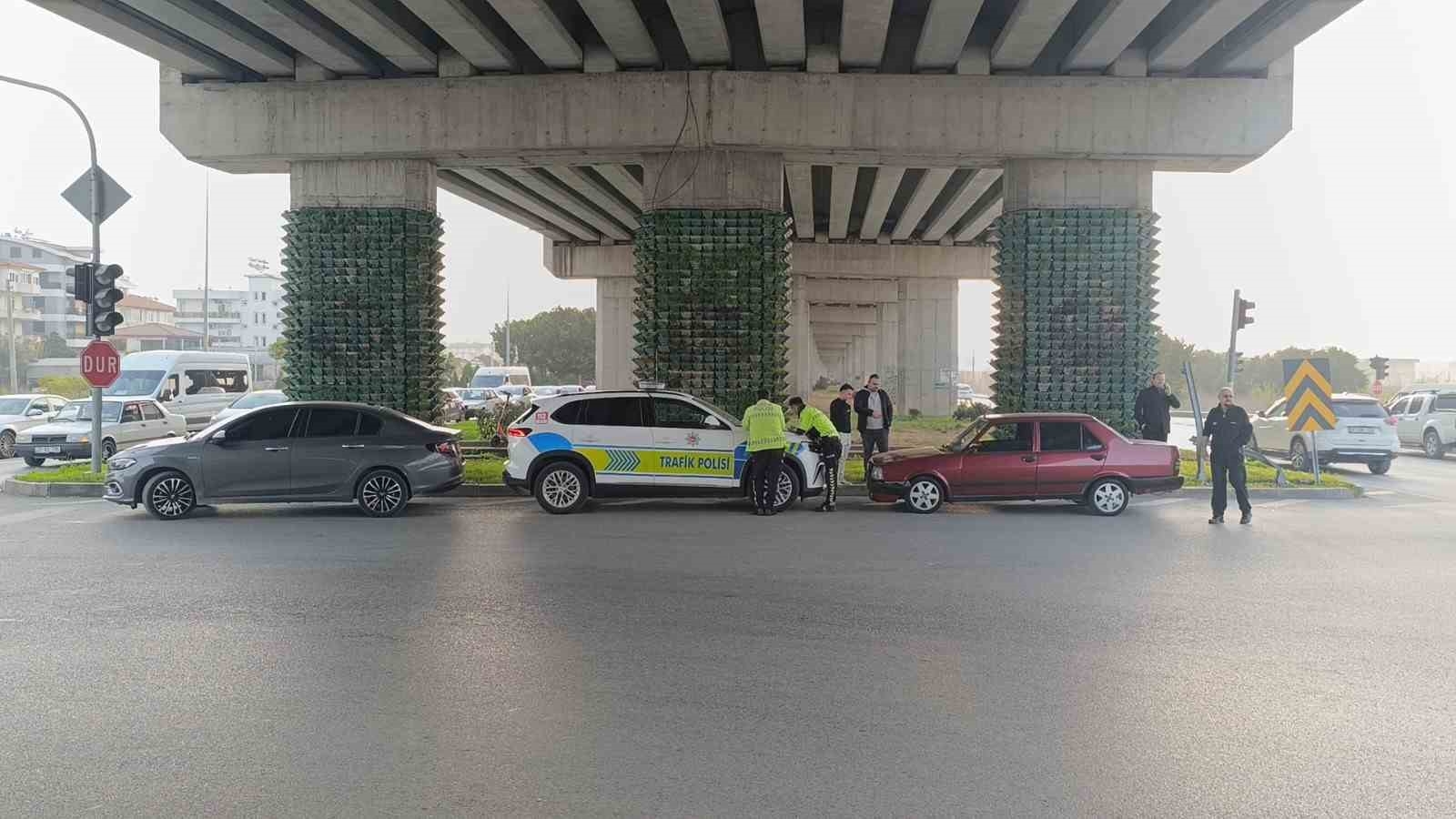 Manavgat'ta arızalı sinyalizasyon kazalara neden oldu: 1 yaralı