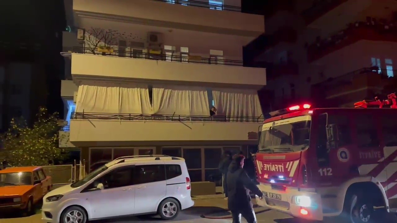 Manavgat'ta dairede çıkan yangın korku dolu anlar yaşattı