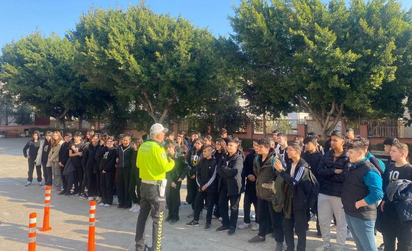 Mersin'de öğrencilere trafik güvenliği eğitimi verildi