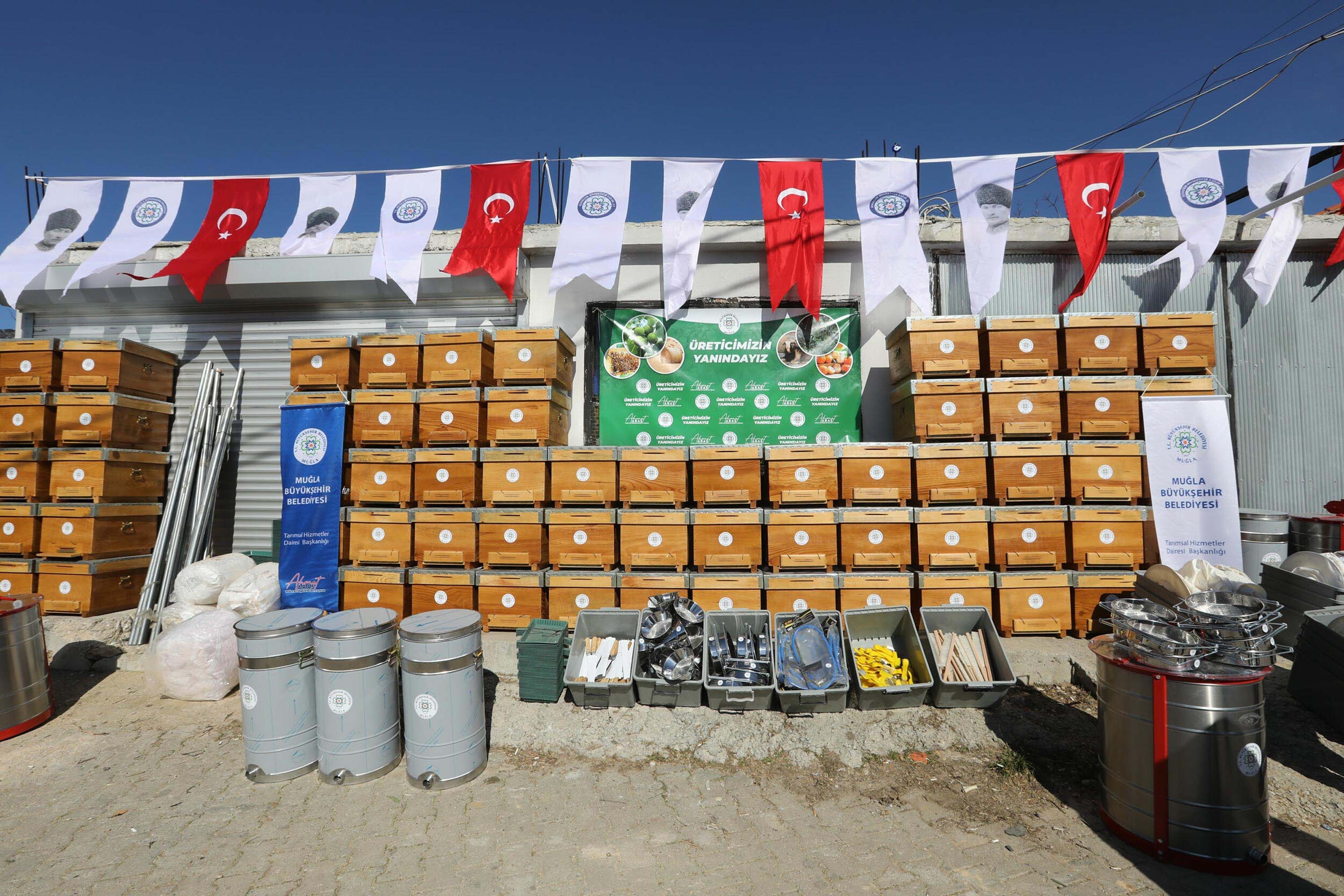 Muğla'da Yangın Mağduru Arıcılara Destek