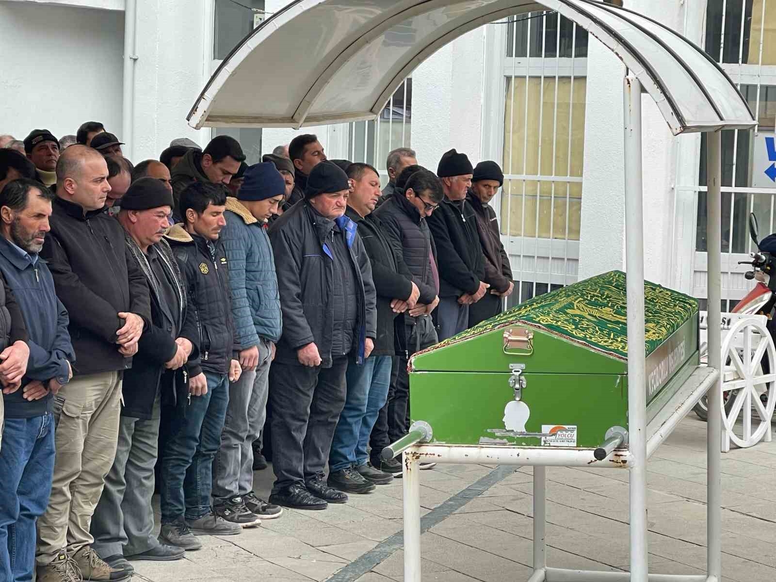 Ormanlık Alanda Ölü Bulunan Kemal Aksüzek Gözyaşlarıyla Toprağa Verildi