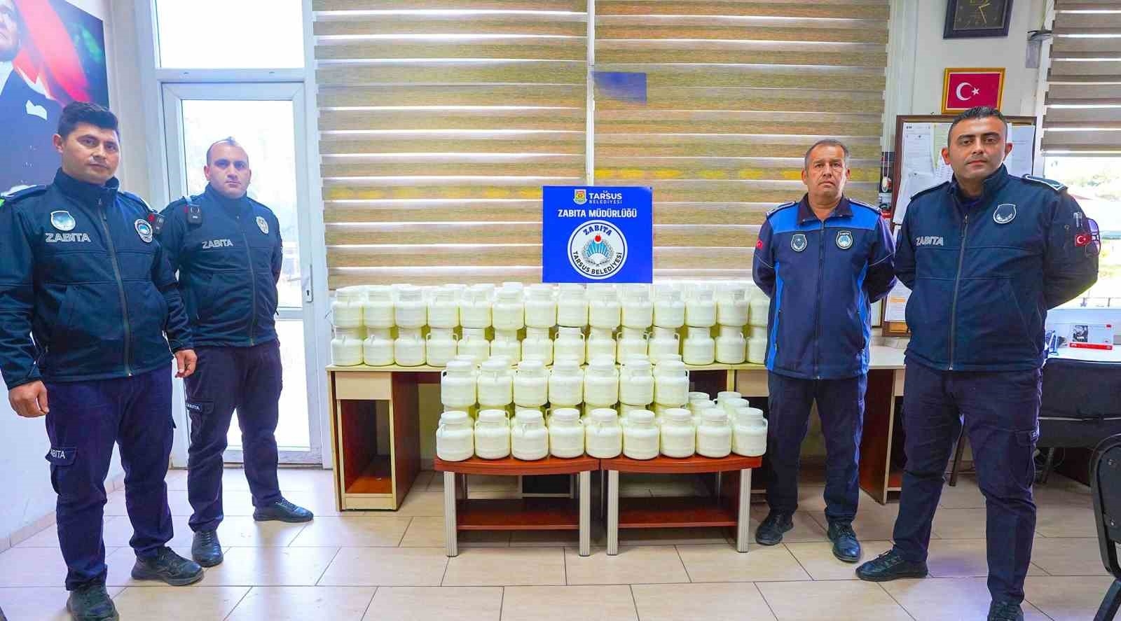 Tarsus'ta halk sağlığını tehdit eden 1.5 ton peynir ele geçirildi