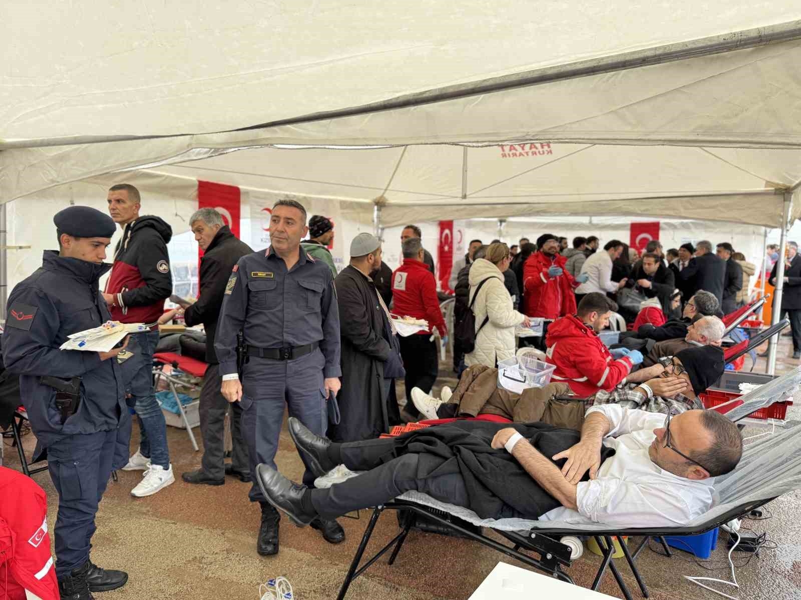 Türk Kızılay, Mersin'de Kan Bağışı Kampanyası Düzenledi