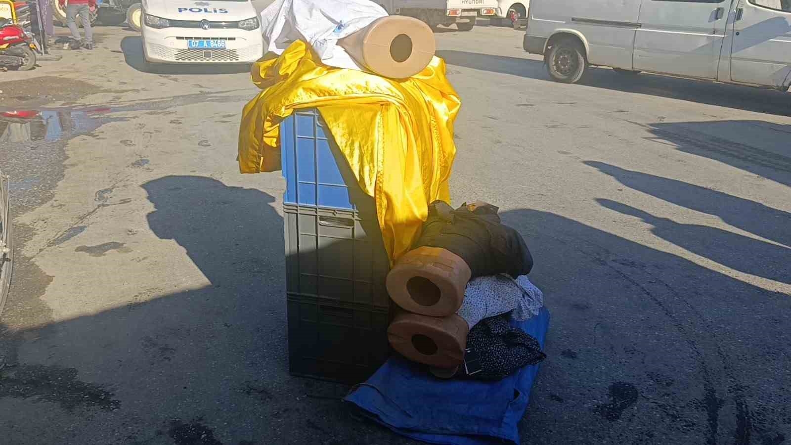 Antalya'da kaportacıya bırakılan araçta yangın çıktı