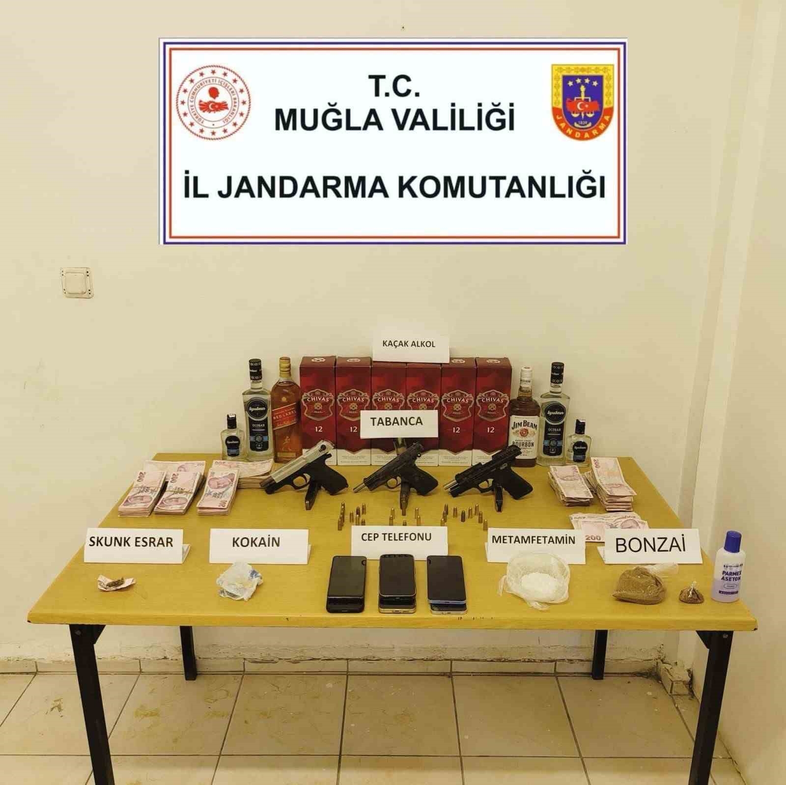 Bodrum'da uyuşturucu ve silah operasyonu: 2 tutuklama