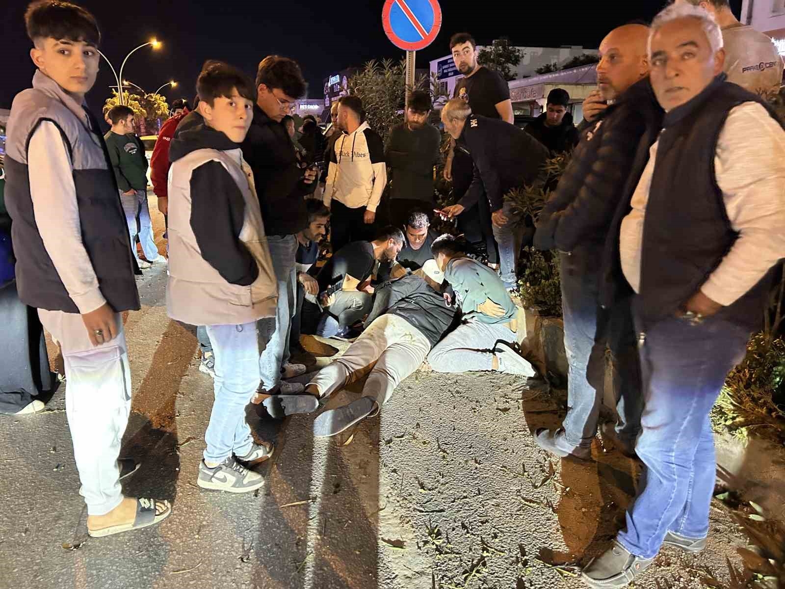 Bodrum'da yolun karşısına geçmek isteyen adama motosiklet çarptı: 2 yaralı