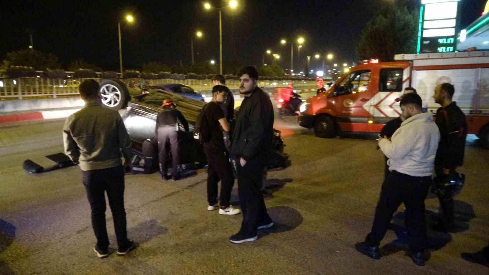 Çalıştığı oto galeriden emanet aldığı otomobille takla attı