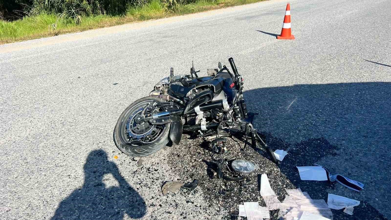 Ehliyetsiz Sürücünün 'U' Dönüşü Motosikletliyi Ağır Yaraladı