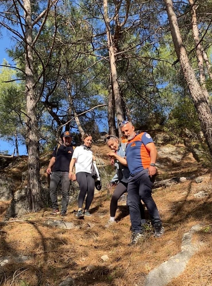 Fethiye'de doğa yürüyüşünde kaybolan 2 kadın kurtarıldı