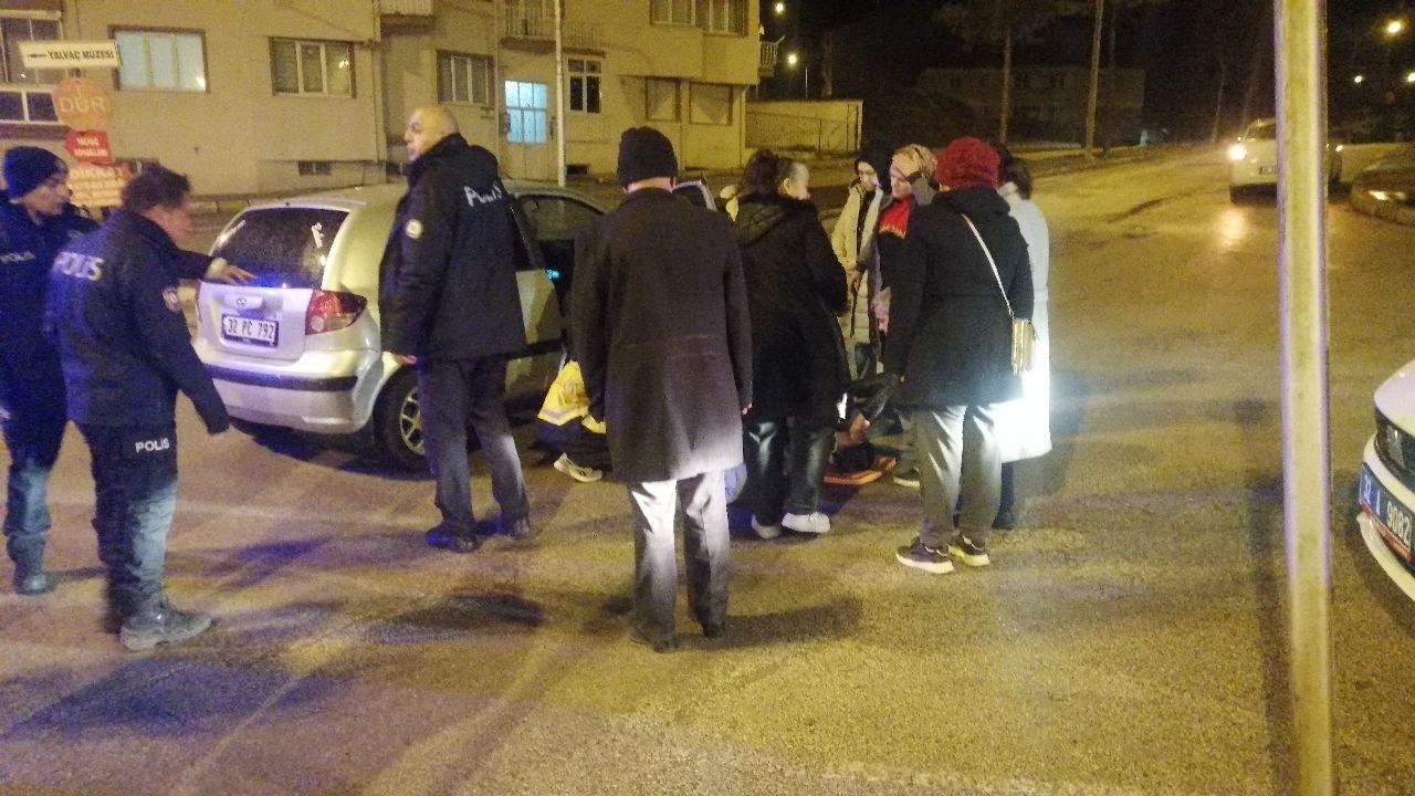 Isparta'da iki otomobil kavşakta çarpıştı: 1 yaralı