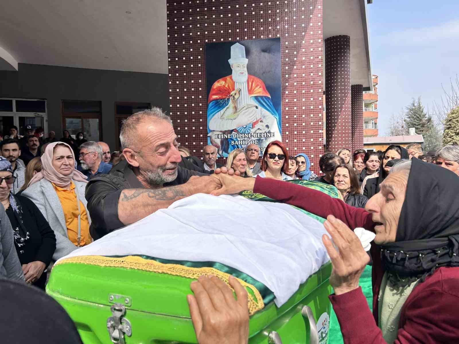 Kocası tarafından öldürülen genç hemşire son yolculuğuna uğurlandı