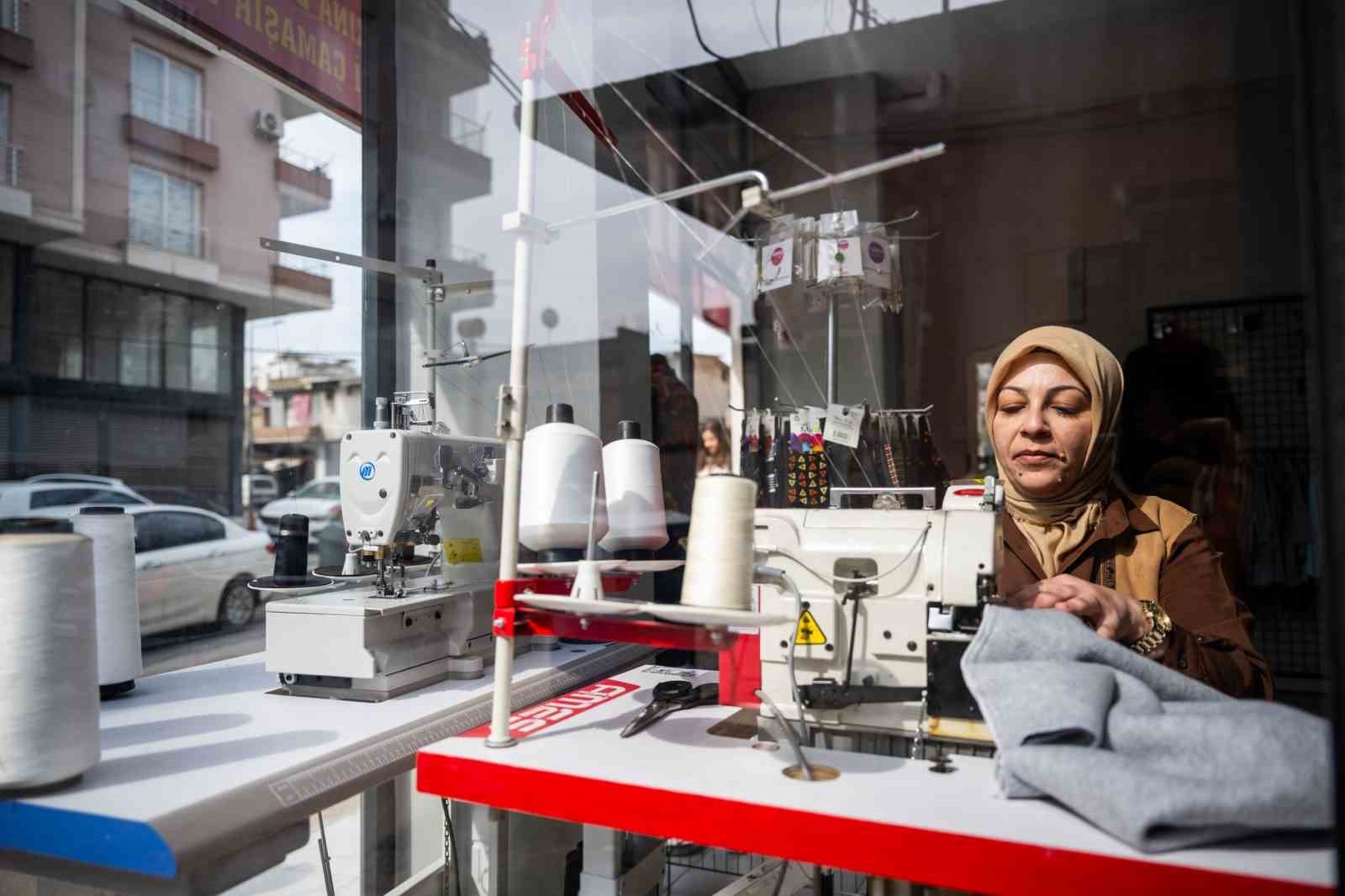 Önce eğitim aldı, sonra kendi dikimevini kurdu